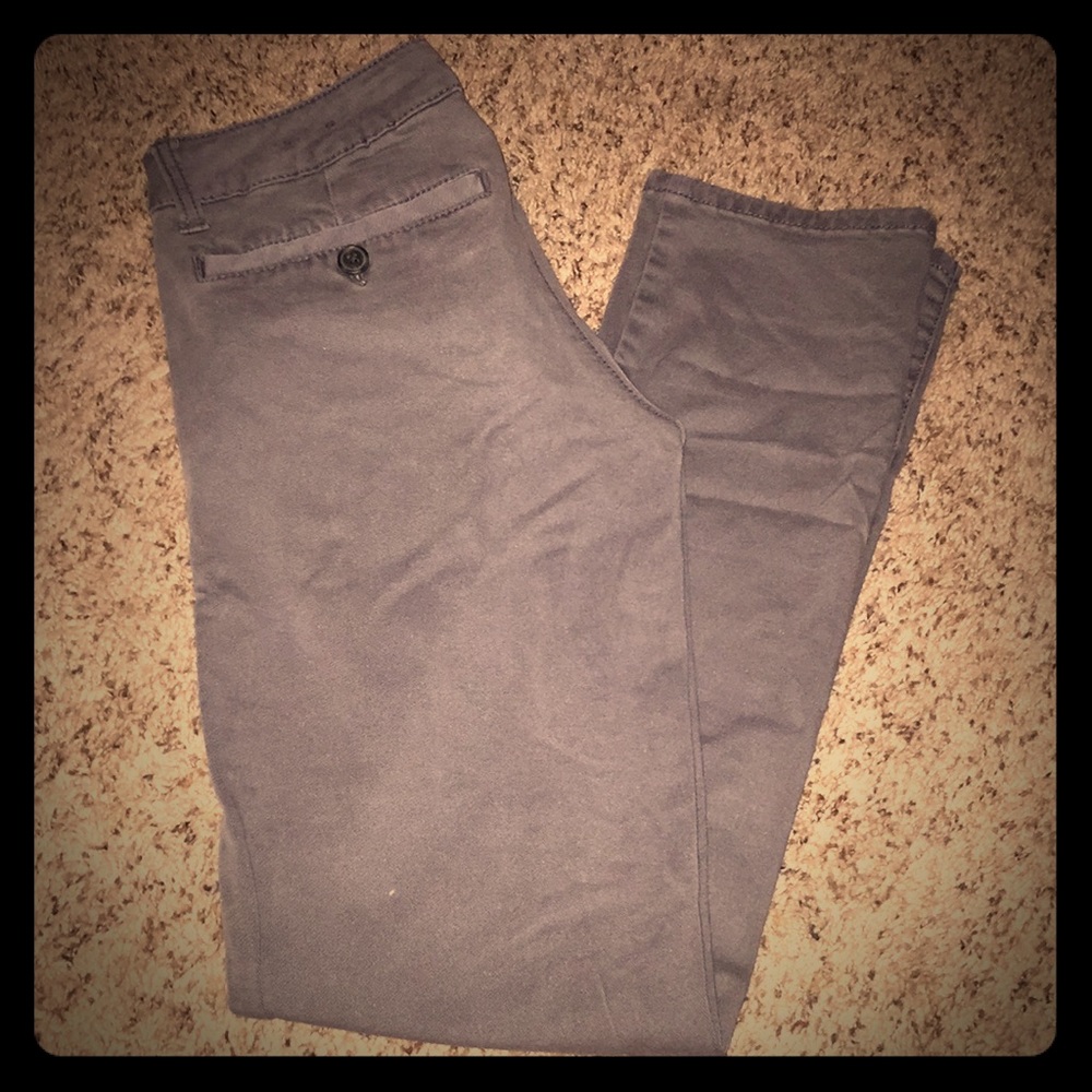 Gray skinny American Eagle pants